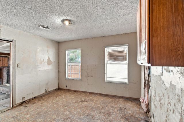 1013 Oak Street, Grand Prairie, TX 75050