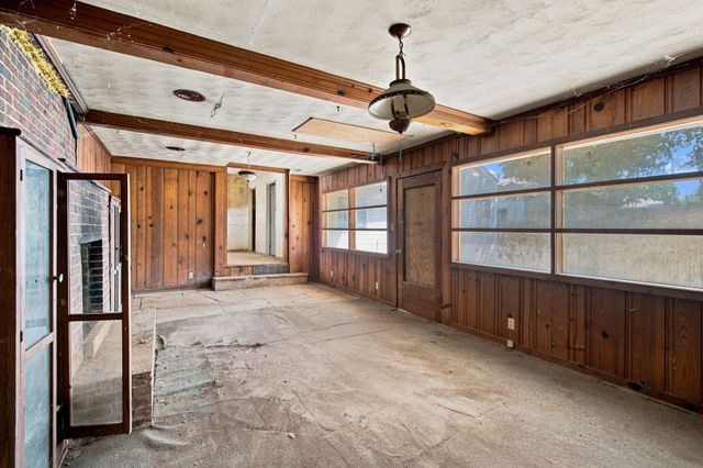 1013 Oak Street, Grand Prairie, TX 75050