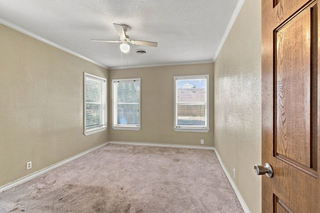 1013 Oak Street, Grand Prairie, TX 75050