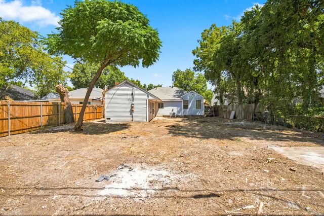 1013 Oak Street, Grand Prairie, TX 75050