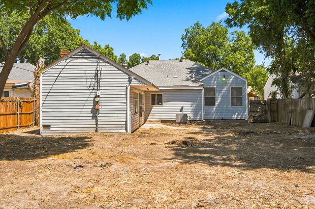 1013 Oak Street, Grand Prairie, TX 75050