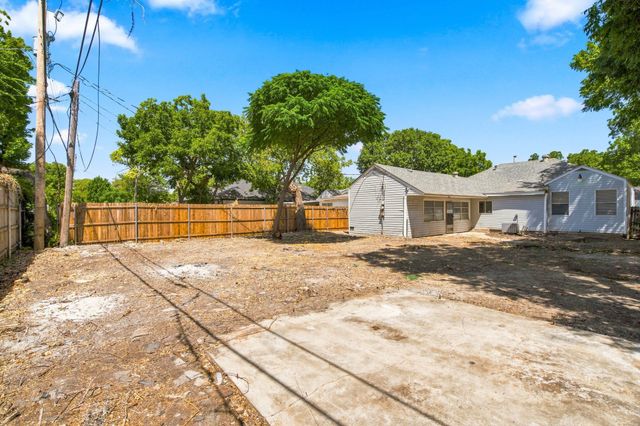 1013 Oak Street, Grand Prairie, TX 75050