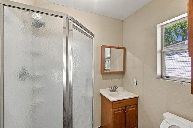 1013 Oak Street, Grand Prairie, TX 75050