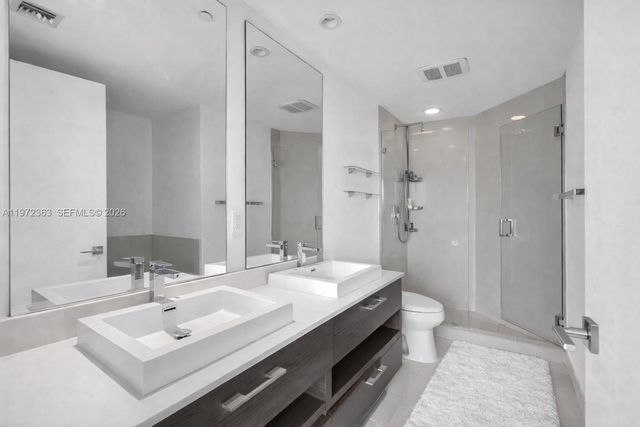 55 SW 9th St 3703, Miami, FL 33130