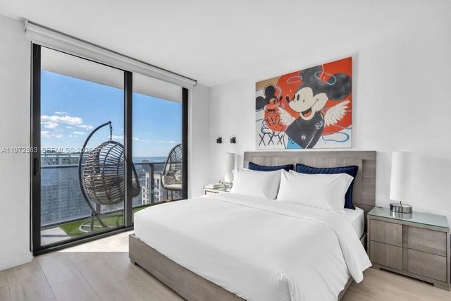 55 SW 9th St 3703, Miami, FL 33130