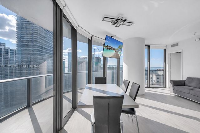 55 SW 9th St 3703, Miami, FL 33130