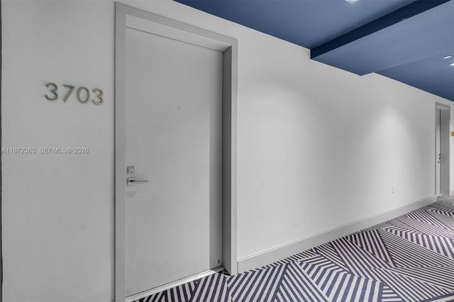 55 SW 9th St 3703, Miami, FL 33130