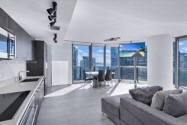 55 SW 9th St 3703, Miami, FL 33130