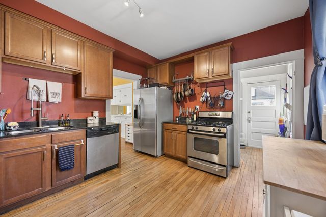 1676 Hague Avenue, Saint Paul, MN 55104