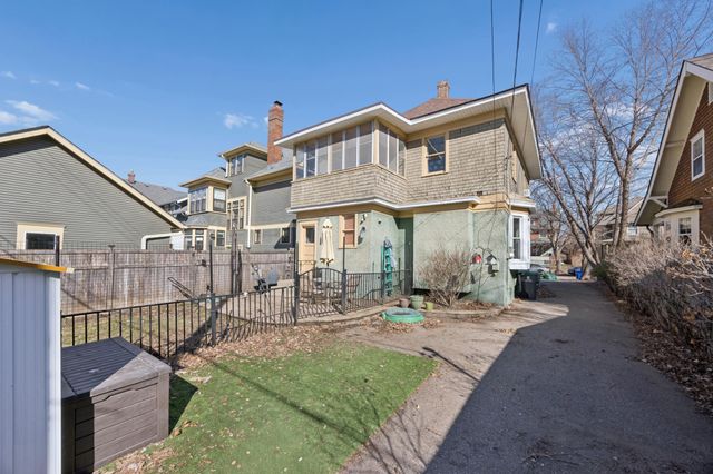 1676 Hague Avenue, Saint Paul, MN 55104