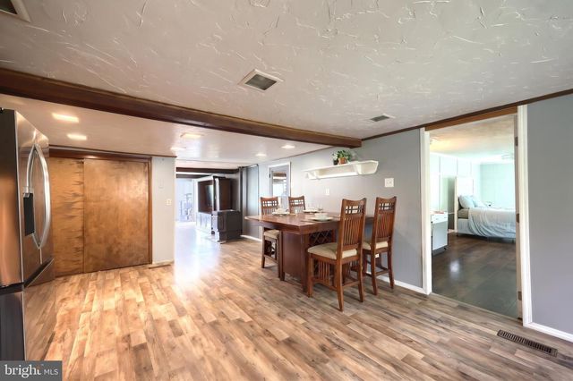 219 BUTTER RD, York, PA 17404