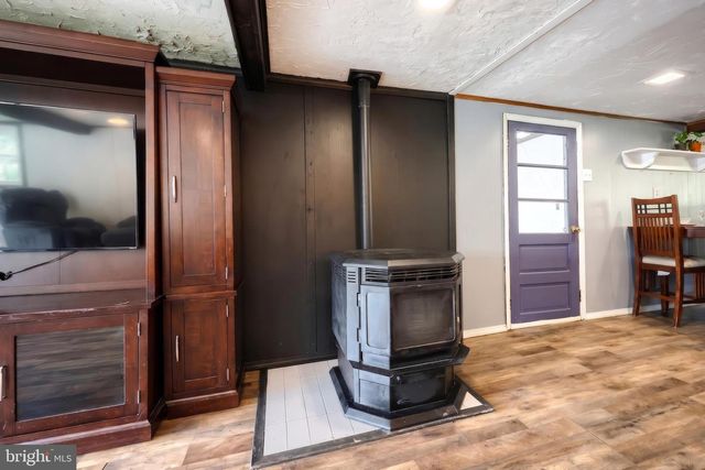 219 BUTTER RD, York, PA 17404