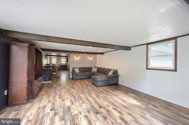 219 BUTTER RD, York, PA 17404