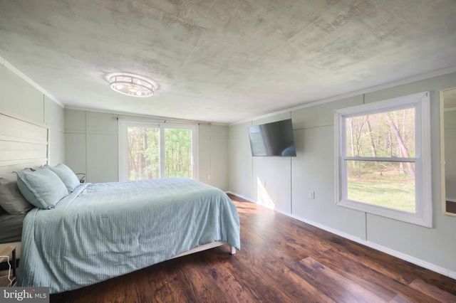 219 BUTTER RD, York, PA 17404