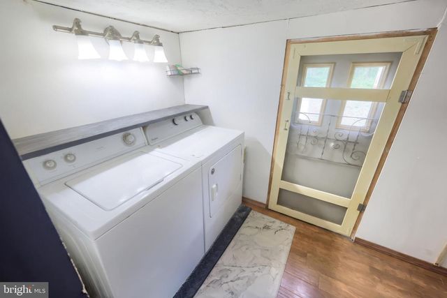 219 BUTTER RD, York, PA 17404