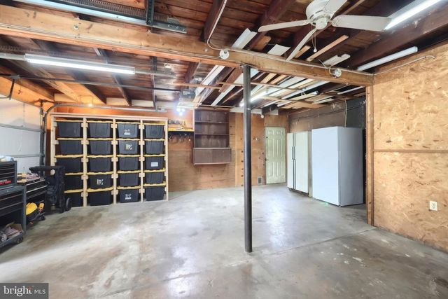 219 BUTTER RD, York, PA 17404