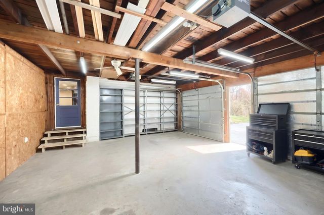 219 BUTTER RD, York, PA 17404