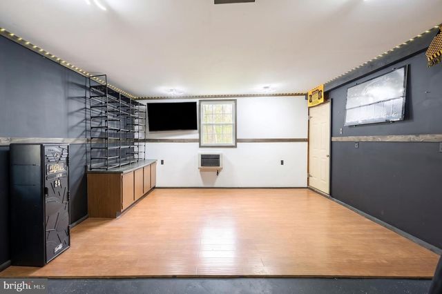 219 BUTTER RD, York, PA 17404