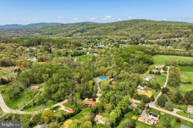 219 BUTTER RD, York, PA 17404