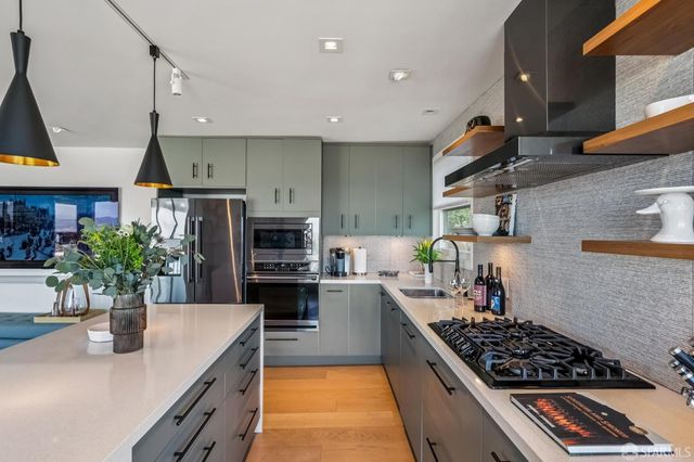 160 Graystone Terrace 9, San Francisco, CA 94114