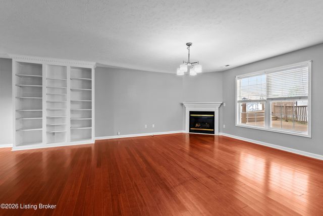235 Helmwood Cir, Mt Washington, KY 40047