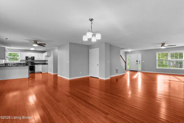 235 Helmwood Cir, Mt Washington, KY 40047
