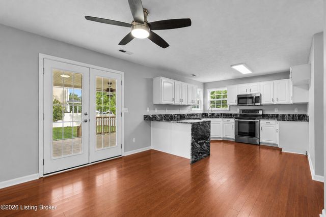 235 Helmwood Cir, Mt Washington, KY 40047