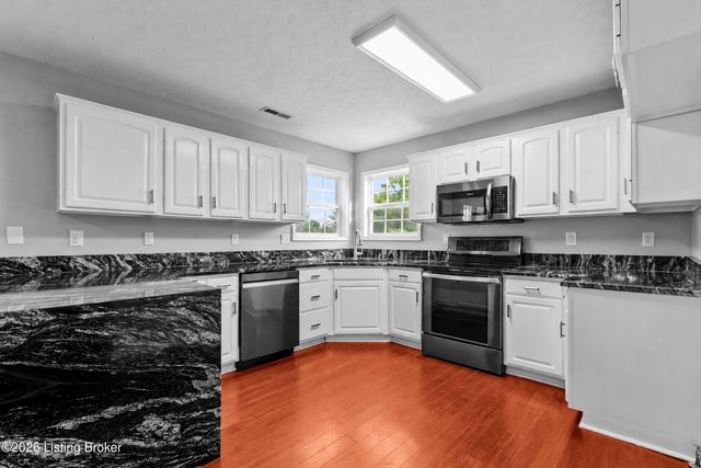 235 Helmwood Cir, Mt Washington, KY 40047