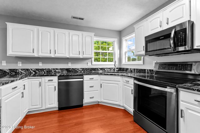 235 Helmwood Cir, Mt Washington, KY 40047