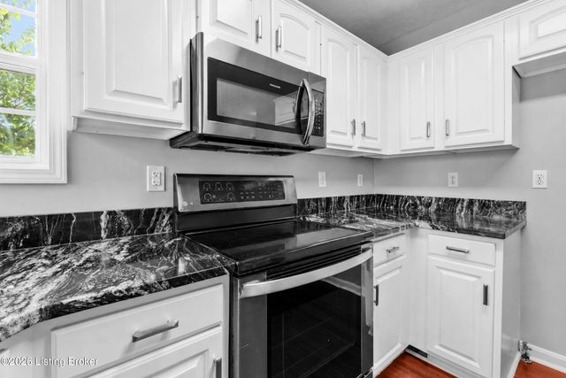 235 Helmwood Cir, Mt Washington, KY 40047