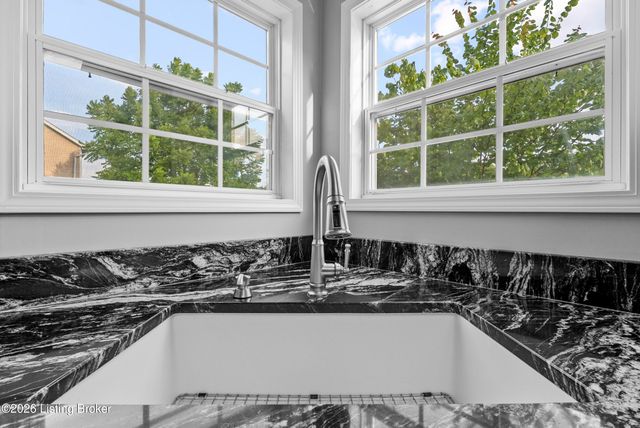 235 Helmwood Cir, Mt Washington, KY 40047
