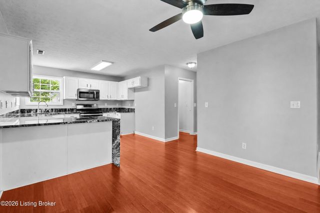 235 Helmwood Cir, Mt Washington, KY 40047