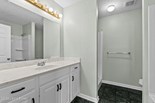 235 Helmwood Cir, Mt Washington, KY 40047