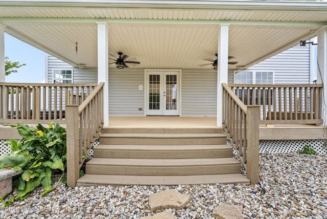 235 Helmwood Cir, Mt Washington, KY 40047