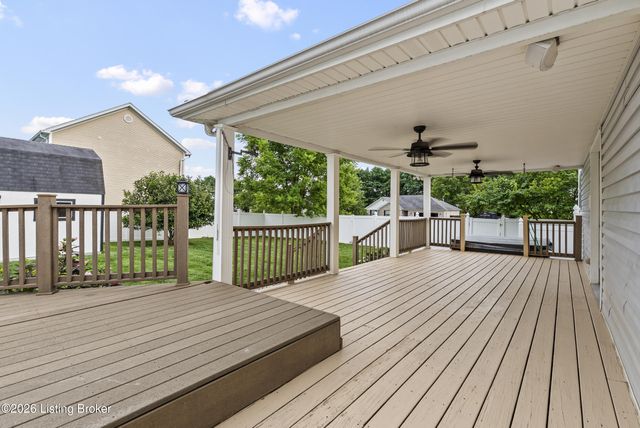 235 Helmwood Cir, Mt Washington, KY 40047