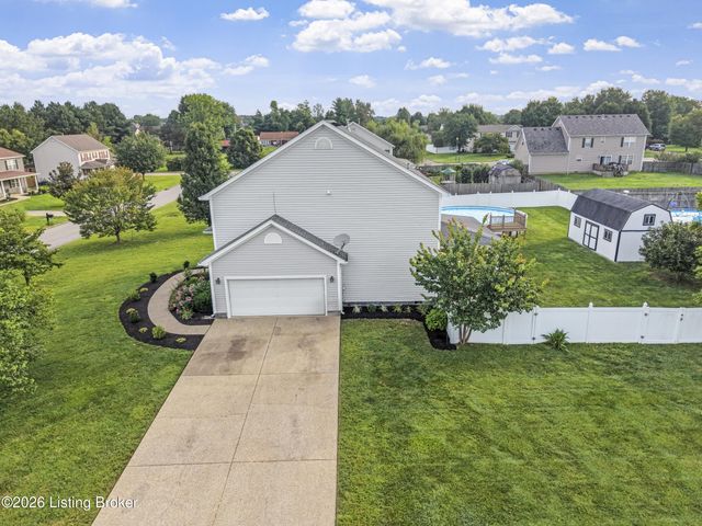 235 Helmwood Cir, Mt Washington, KY 40047