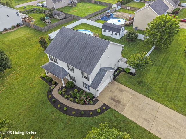 235 Helmwood Cir, Mt Washington, KY 40047