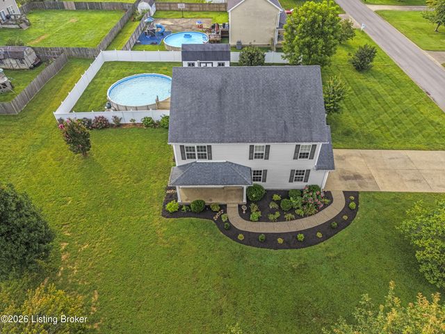 235 Helmwood Cir, Mt Washington, KY 40047