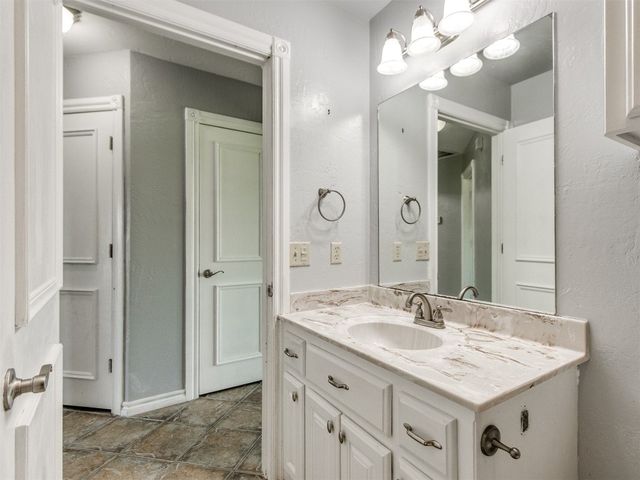 112 Lake Shore Drive, Shawnee, OK 74804