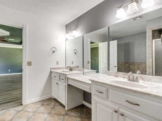 112 Lake Shore Drive, Shawnee, OK 74804