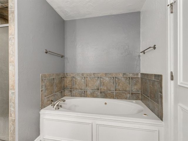112 Lake Shore Drive, Shawnee, OK 74804