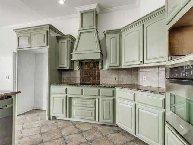 112 Lake Shore Drive, Shawnee, OK 74804