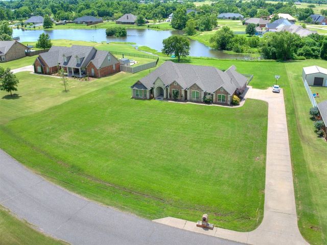 112 Lake Shore Drive, Shawnee, OK 74804