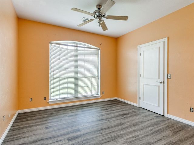 112 Lake Shore Drive, Shawnee, OK 74804