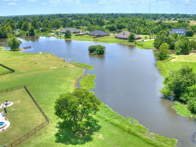 112 Lake Shore Drive, Shawnee, OK 74804