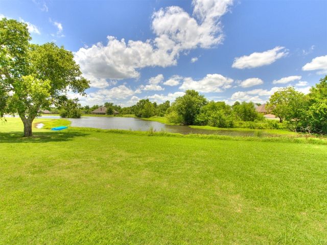112 Lake Shore Drive, Shawnee, OK 74804