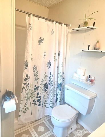 1514 Oregon Avenue N, Long Beach, WA 98611