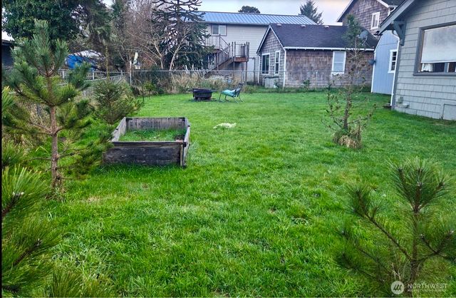 1514 Oregon Avenue N, Long Beach, WA 98611