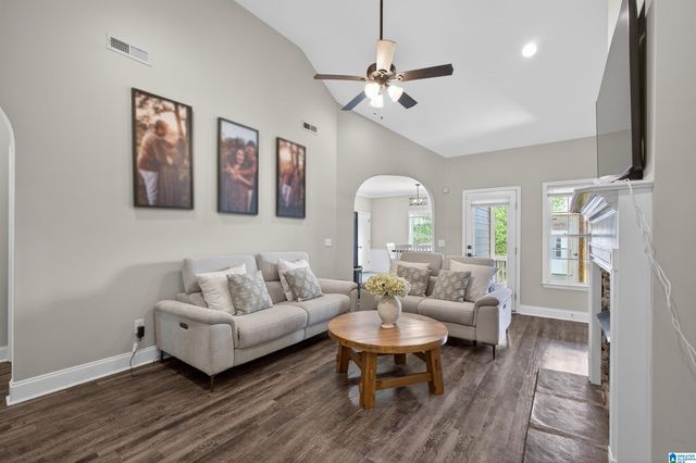 201 BONNIEVILLE DRIVE, Calera, AL 35040