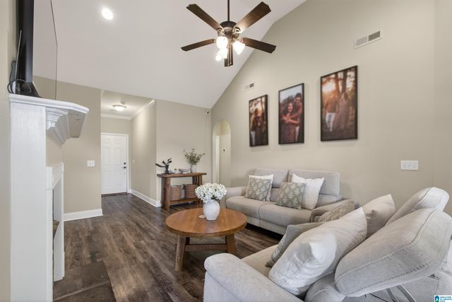 201 BONNIEVILLE DRIVE, Calera, AL 35040